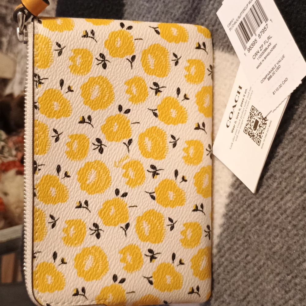 NWT Coach Buttercup Multi Corner Zip Floral Wristlet - Picture 5 of 8